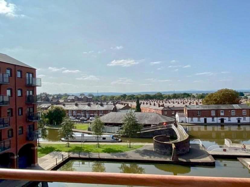 City Centre Chester Waterways Apartment Esterno foto
