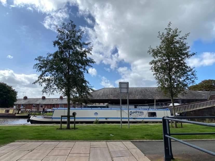 City Centre Chester Waterways Apartment Esterno foto
