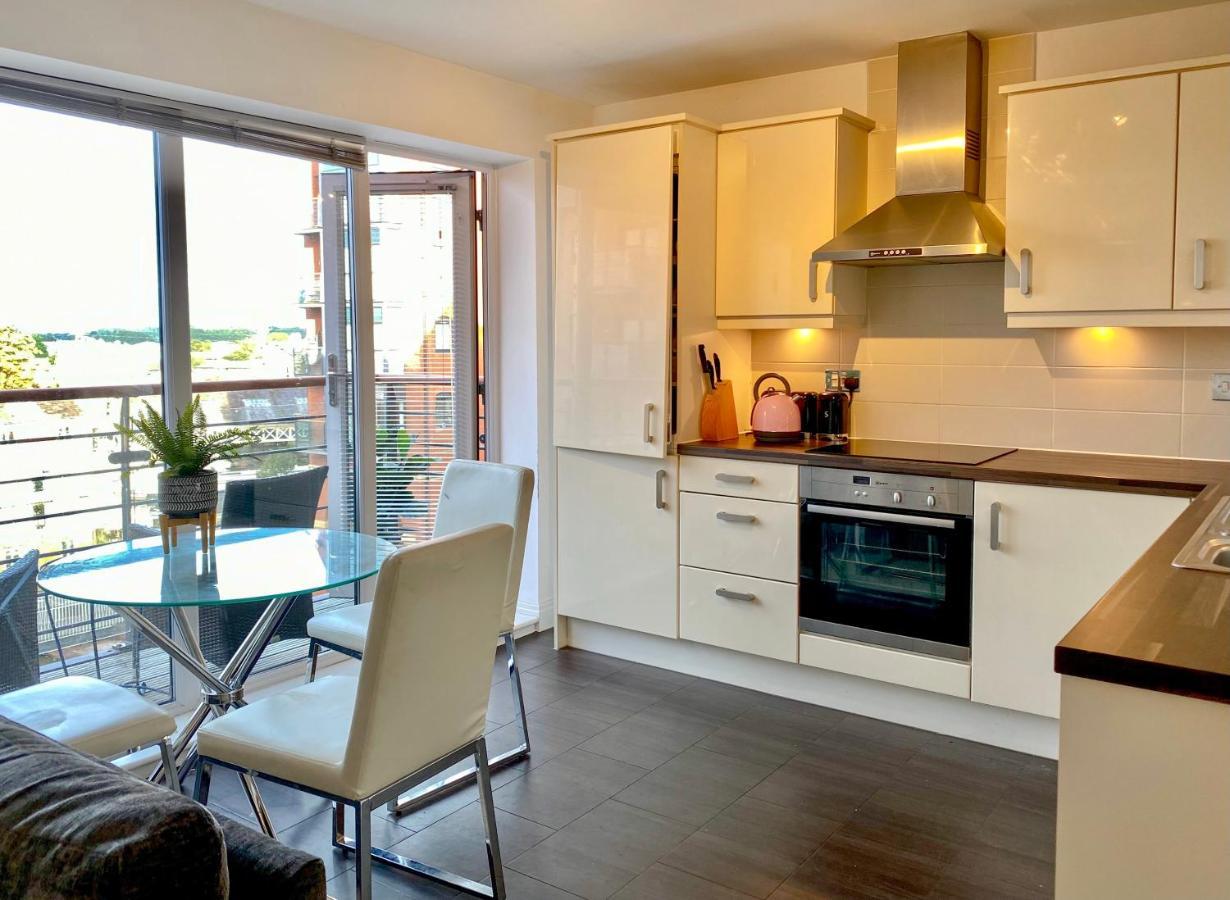 City Centre Chester Waterways Apartment Esterno foto