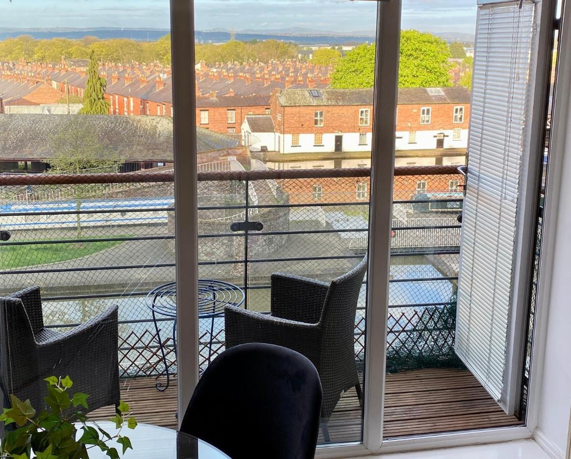 City Centre Chester Waterways Apartment Esterno foto