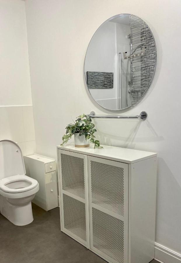 City Centre Chester Waterways Apartment Esterno foto